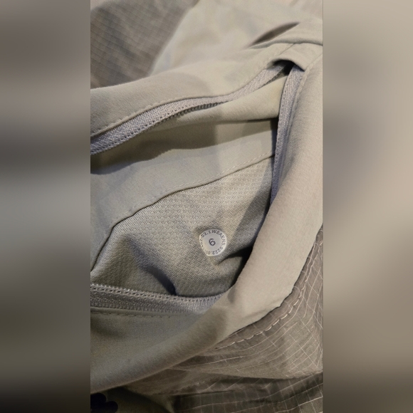 Lululemon | Multi-Pocket Cargo High-Rise Hiking Skirt, size 6 - Picture 12 of 16